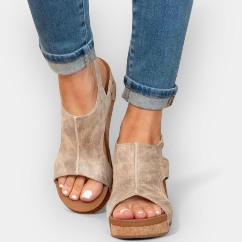 Sandalové topánky s platformou