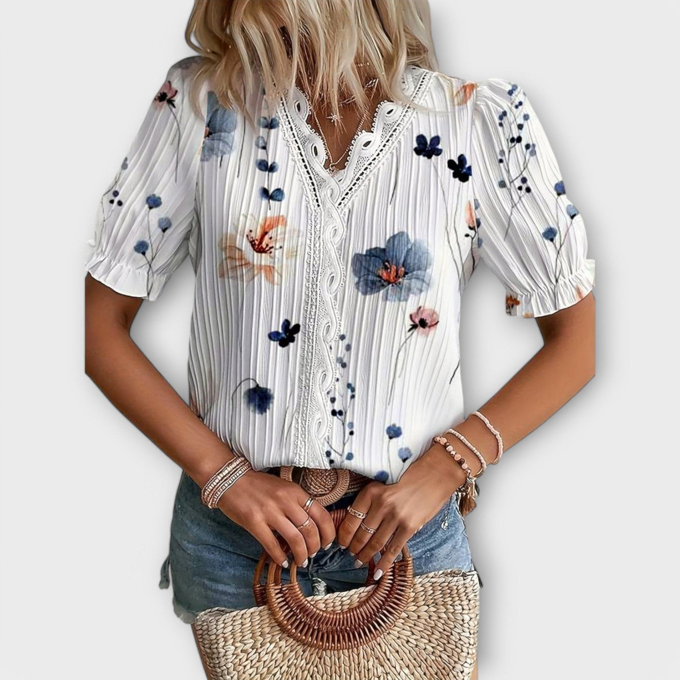 Emily ｜ Módna blúzka s výstrihom do V