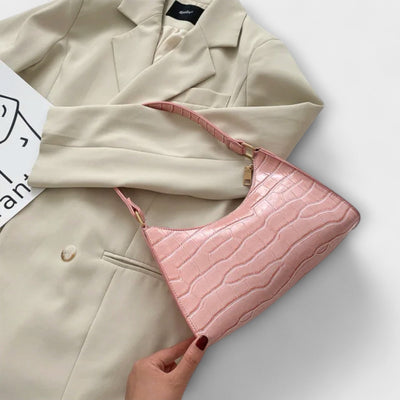 Monika.   ｜Lesklá kožená taška