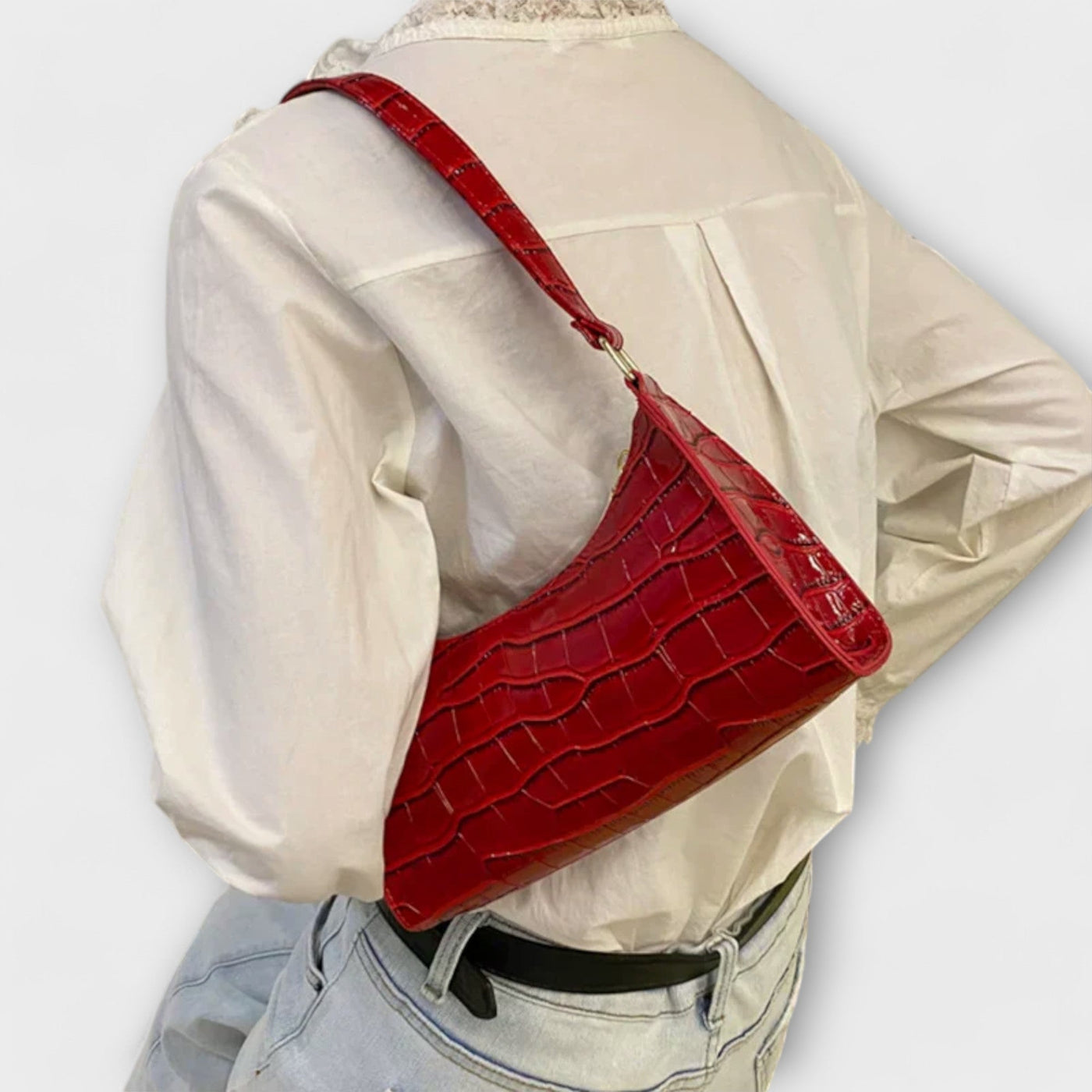 Monika.   ｜Lesklá kožená taška