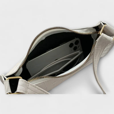 Monika.   ｜Lesklá kožená taška