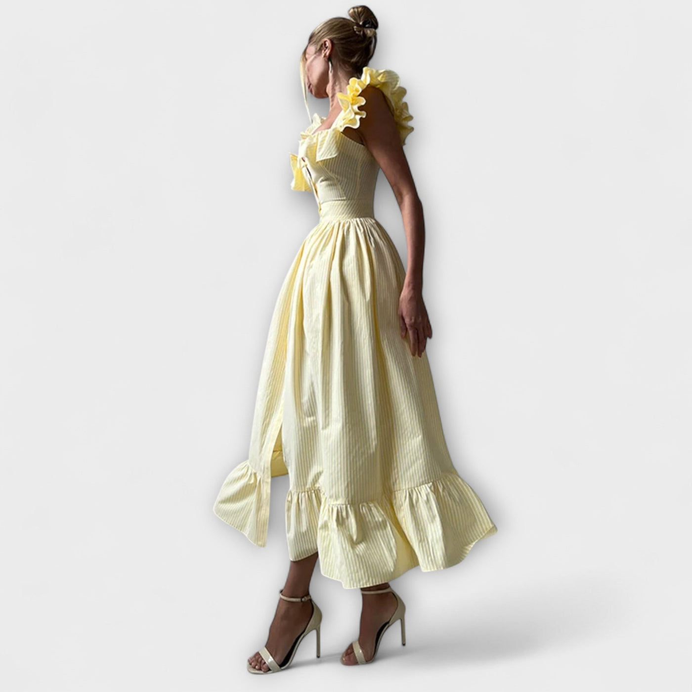 Lia   ｜Rüschenshirt Šaty