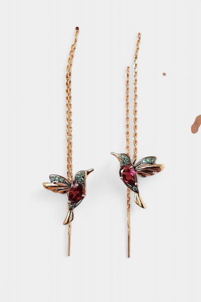 NÁUŠNICE S MOTÍVOM PTÁČIKA A MIXOVANÝCH ZIRKÓNOV